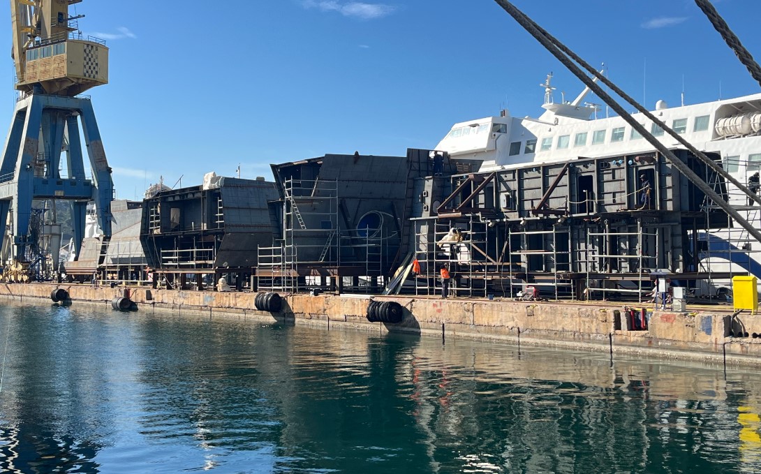 Τμήματα της ελληνικής φρεγάτας “Φορμίων” βρίσκονται αυτή τη στιγμή στη Γαλλία για συναρμολόγηση